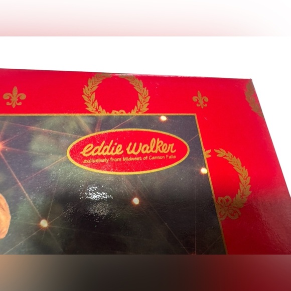 Eddie Walker for Midwest of Cannon
Falls Nativity - Picture 2 of 16